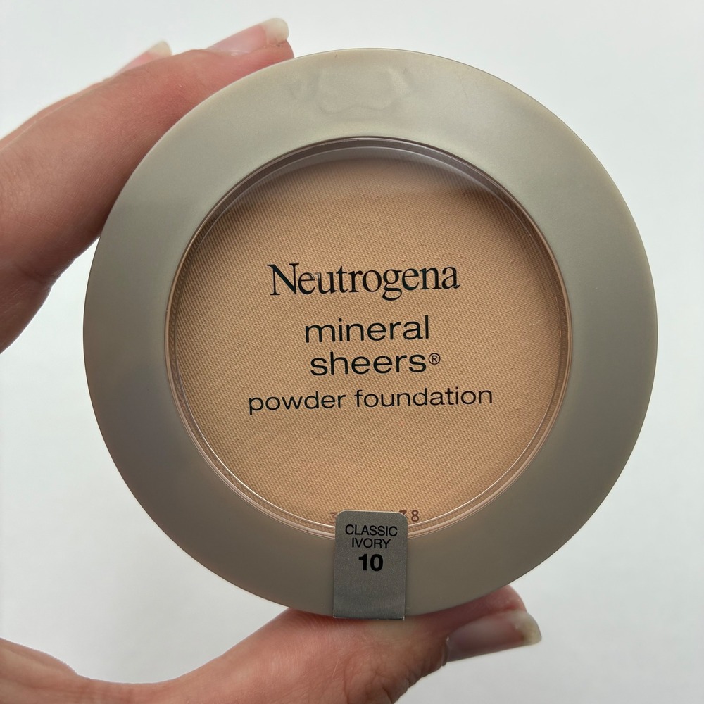 Neutrogena Mineral Sheers Powder Foundation Classic Ivory 10 0.34oz New